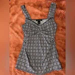 White House Black Market SZ M printed tank